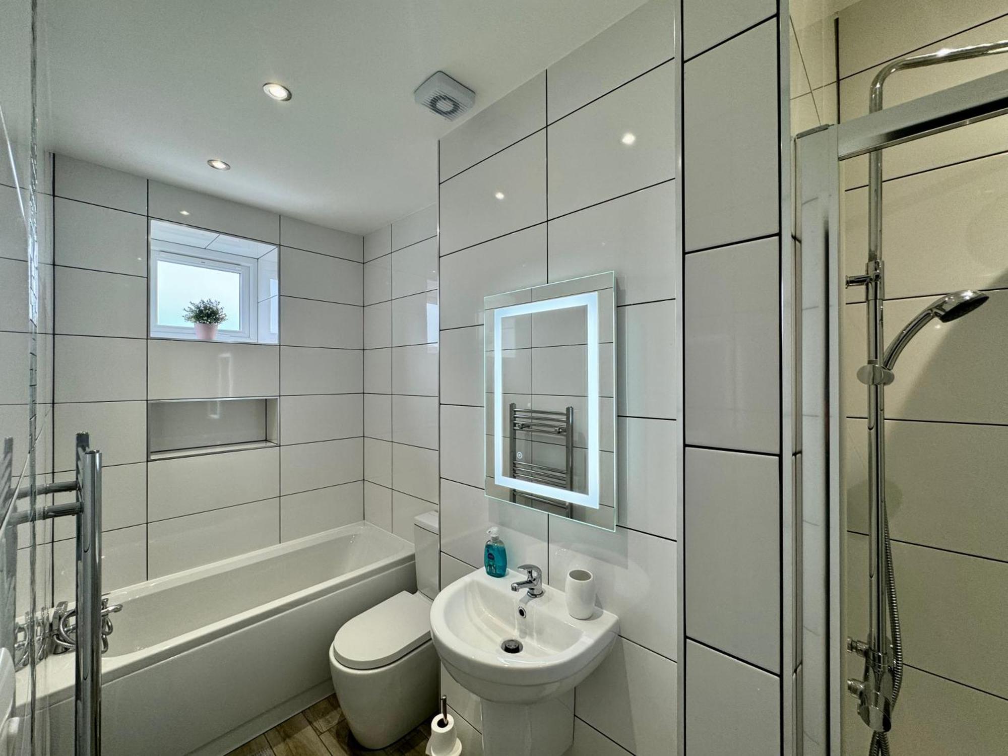 Waterloo House - Great For Contractors Or Family Holidays